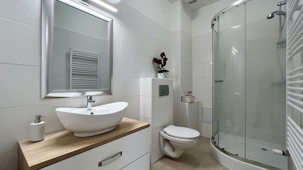 Gardencity Apartmanhaz Győr Esterno foto