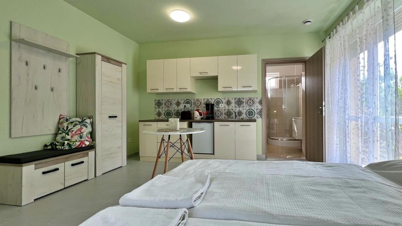 Gardencity Apartmanhaz Győr Esterno foto