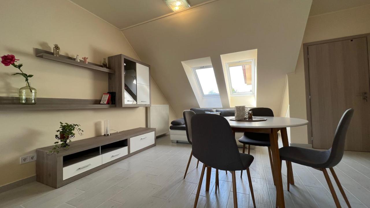 Gardencity Apartmanhaz Győr Esterno foto