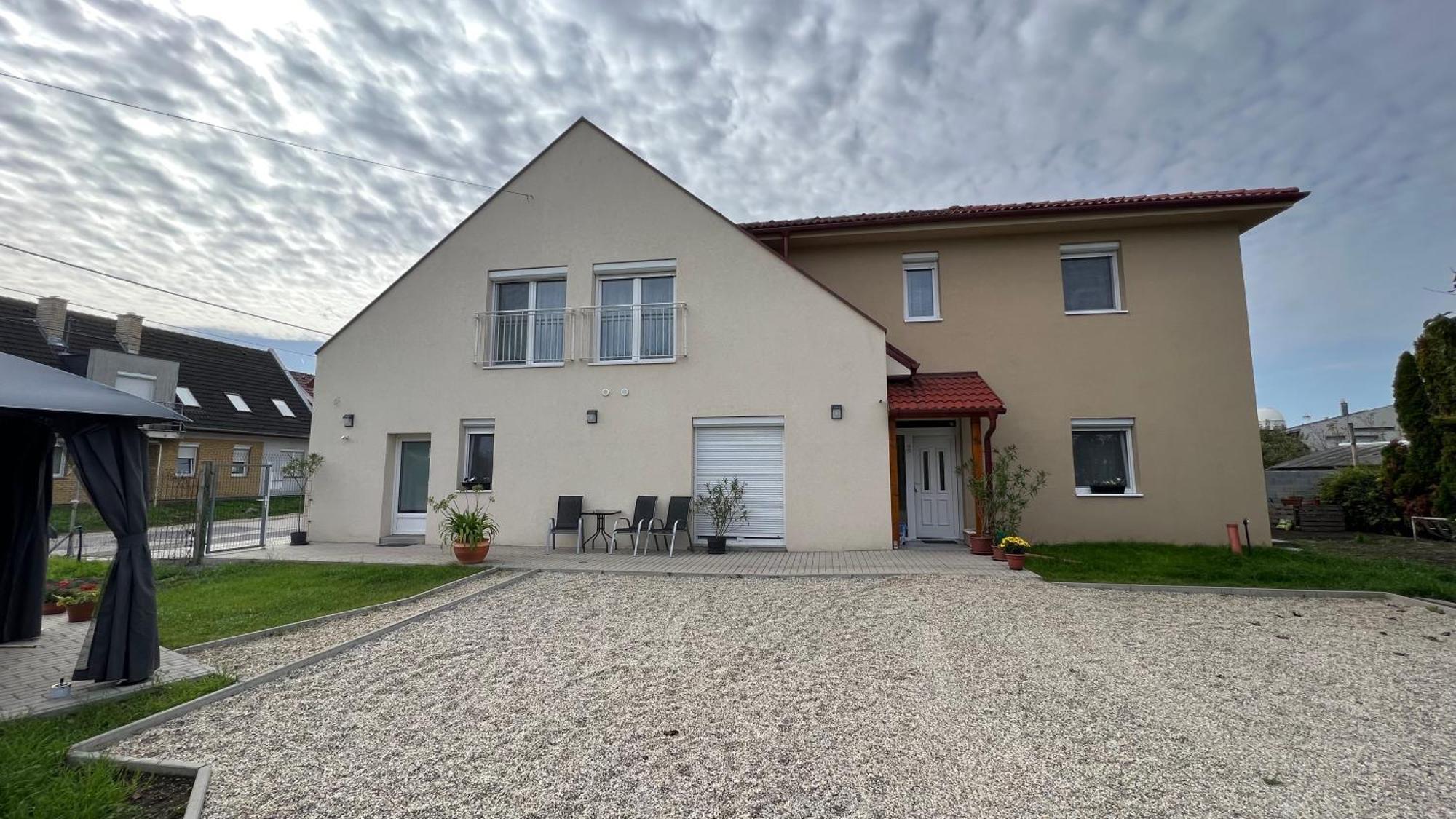 Gardencity Apartmanhaz Győr Esterno foto